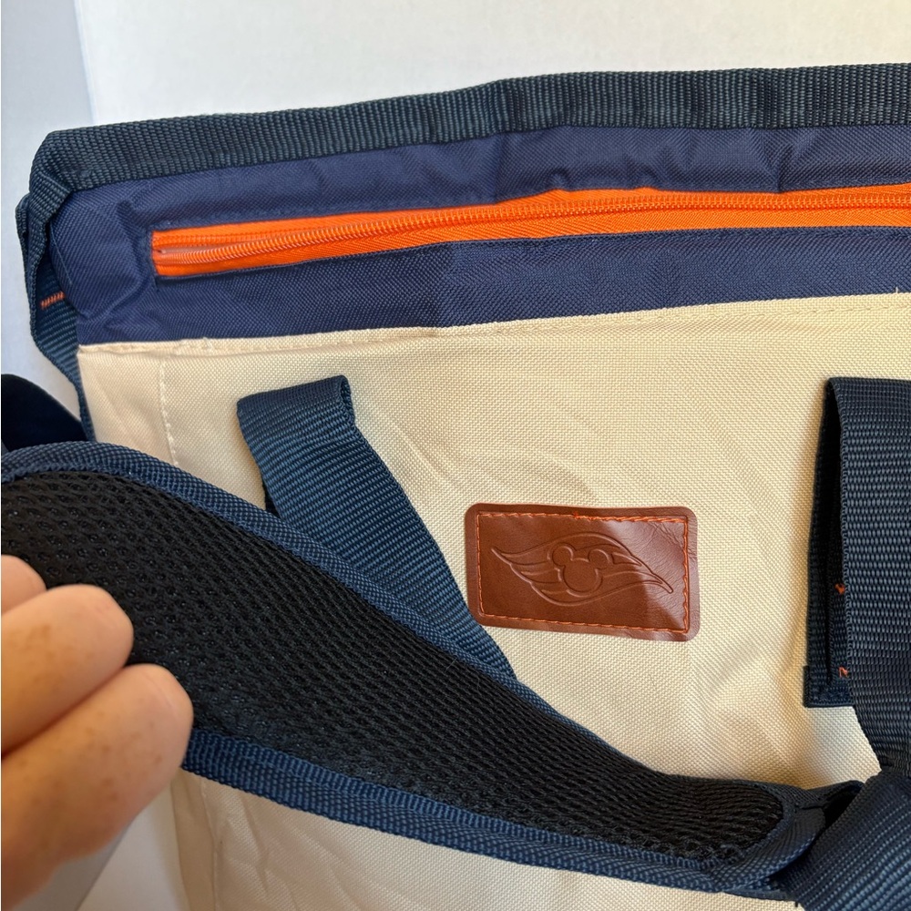Disney Cruise Line Insulated Cooler Bag Tote – Beige & Navy with Shoulder Strap - Picture 7 of 11